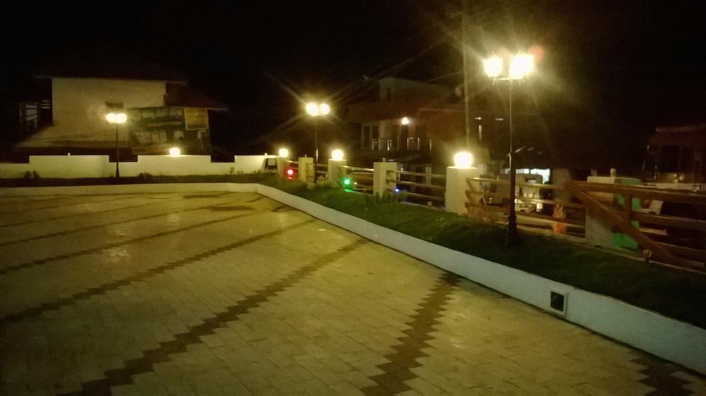Holiday Hill Hotel & Suites Sultan Bathery Esterno foto